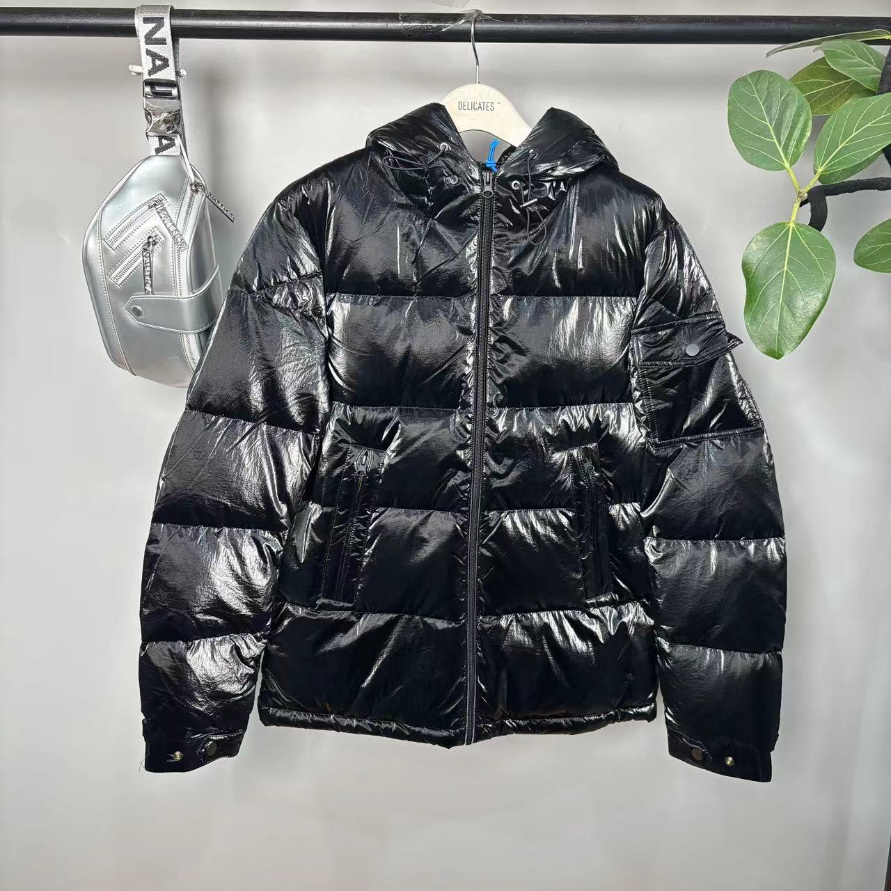 【HO】25 25新款男士冬季纯色亮面连帽短款羽绒服 41817