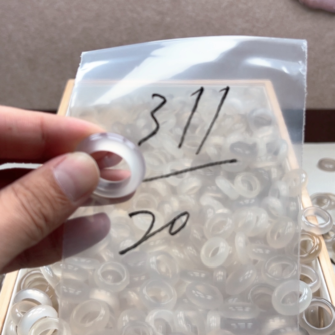 玛瑙/玉髓戒指未镶嵌