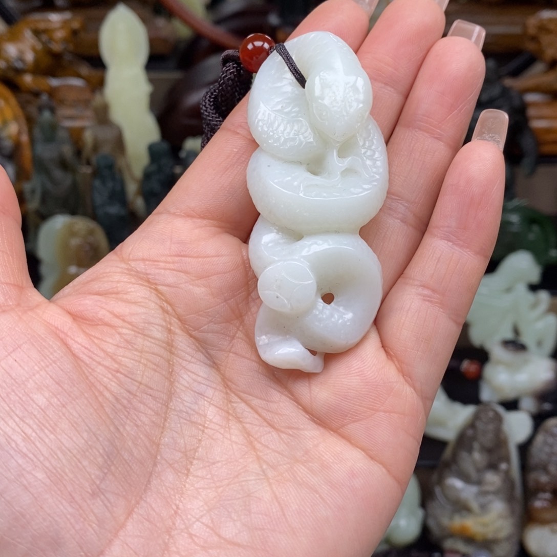 和田玉颈饰未镶嵌