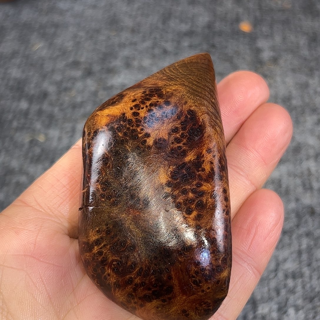 崖柏太行崖柏骨料雷击木黑金瘤花手把件