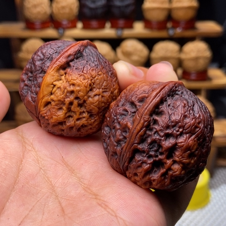 文玩核桃吊坠七彩18