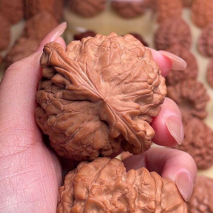 蓝***伊文玩核桃把件龙鼎55