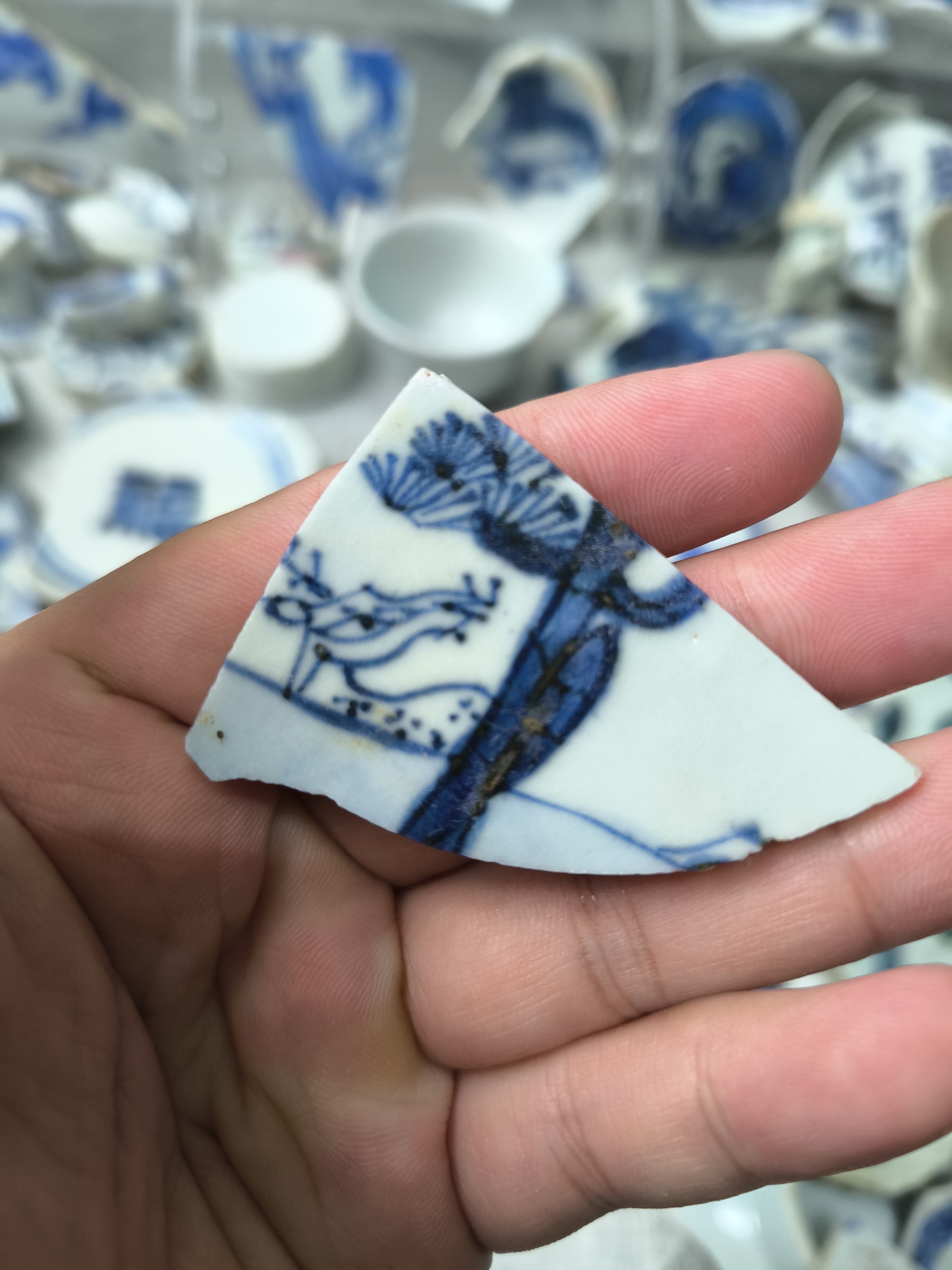 现代瓷器青花瓷片