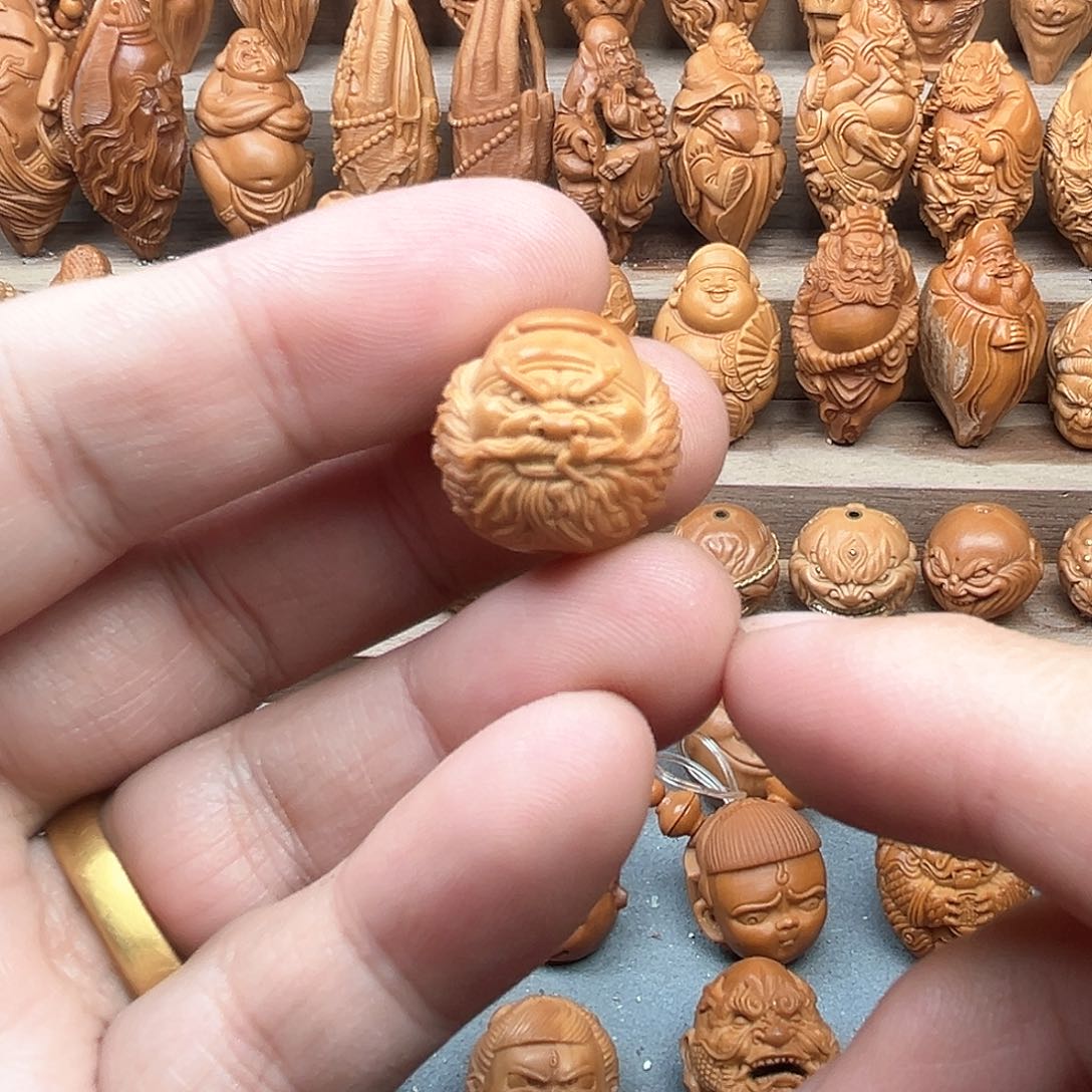 橄榄核吊坠18钟馗福利