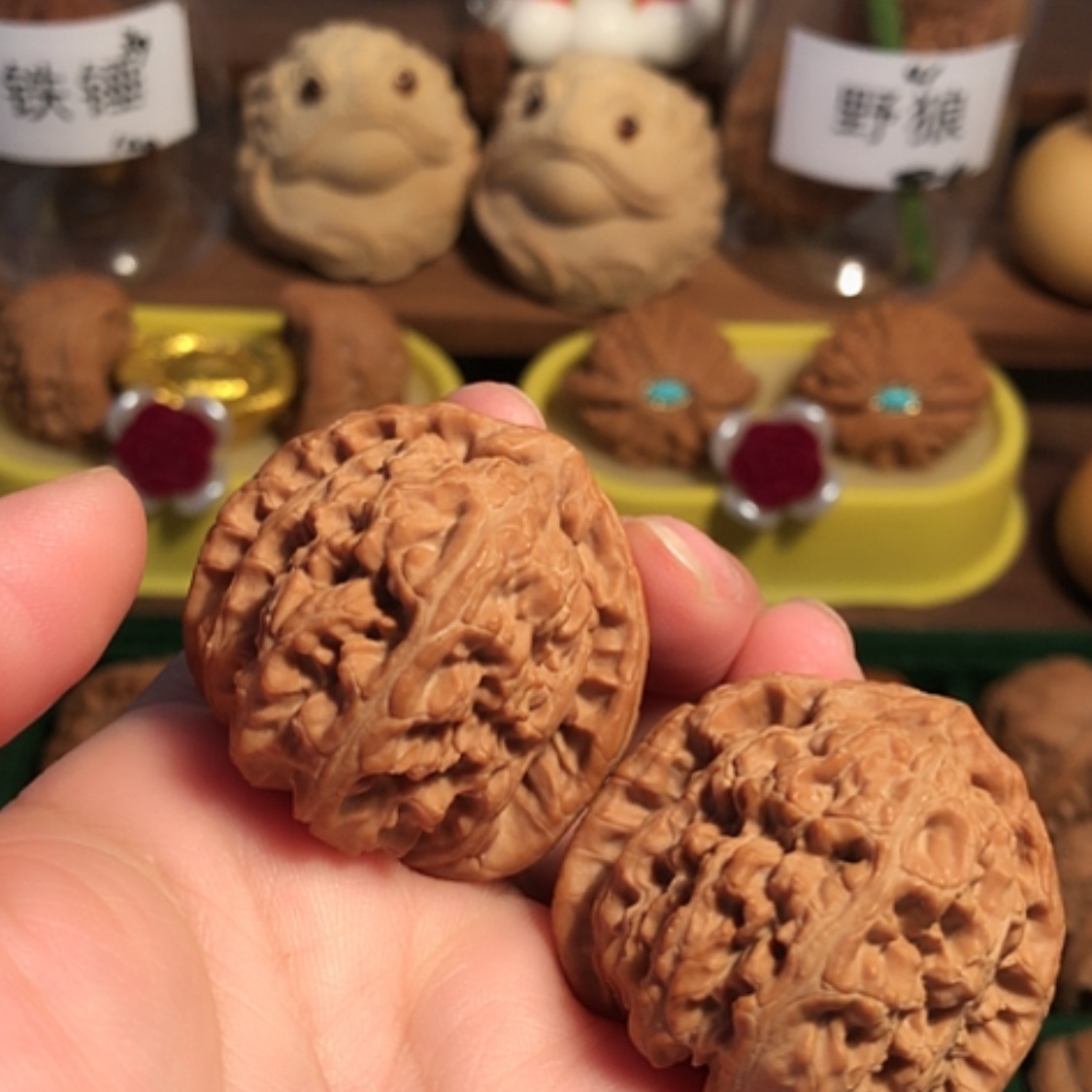【闪购商品】文玩核桃把件白狮子