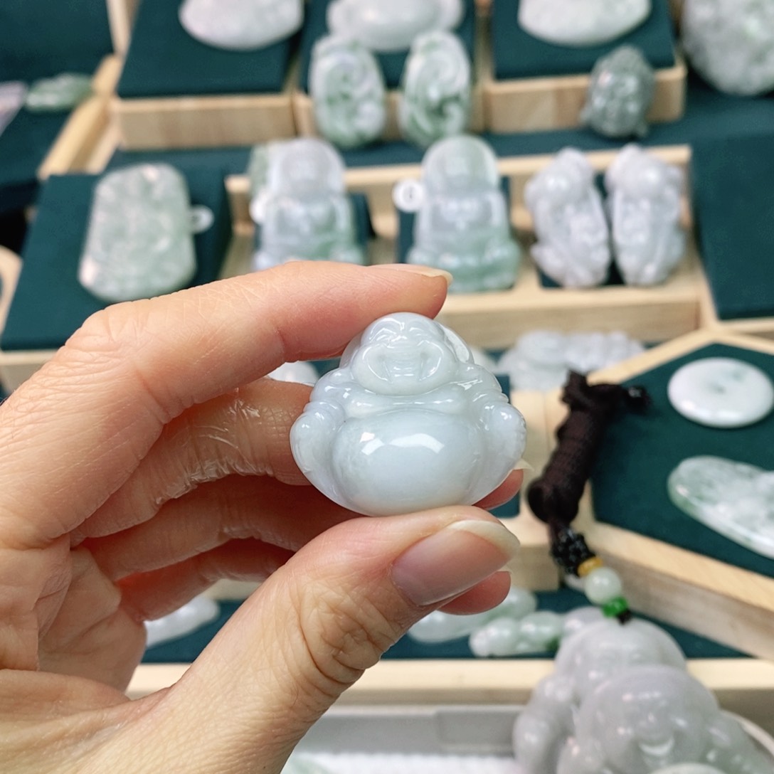 翡翠颈饰未镶嵌用****4佛公