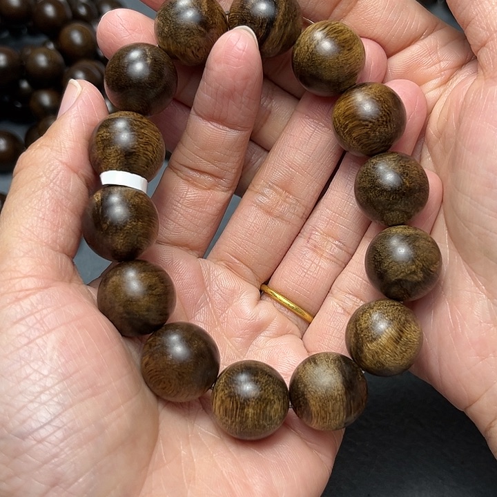 沉香手串天*人白棋留疤