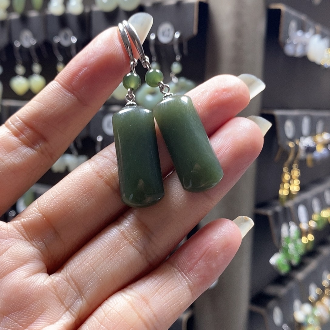 云****和田玉银S925镶嵌耳饰