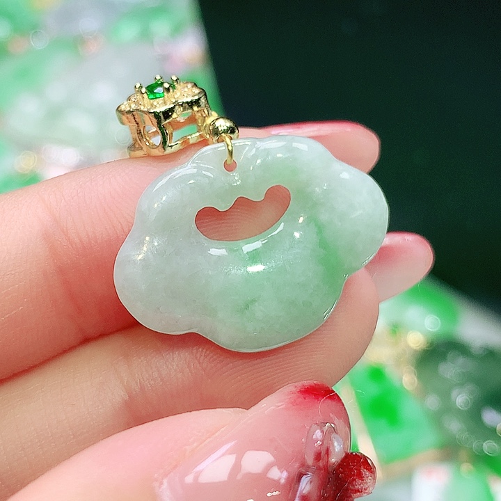 翡翠未镶嵌颈饰翡翠