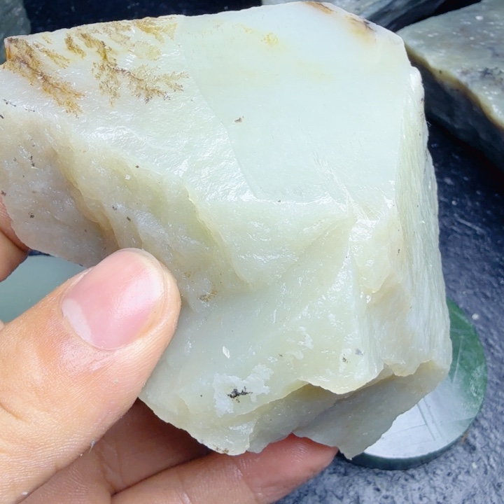 鹏***鼠和田玉（糖玉）未镶嵌珠宝奇石