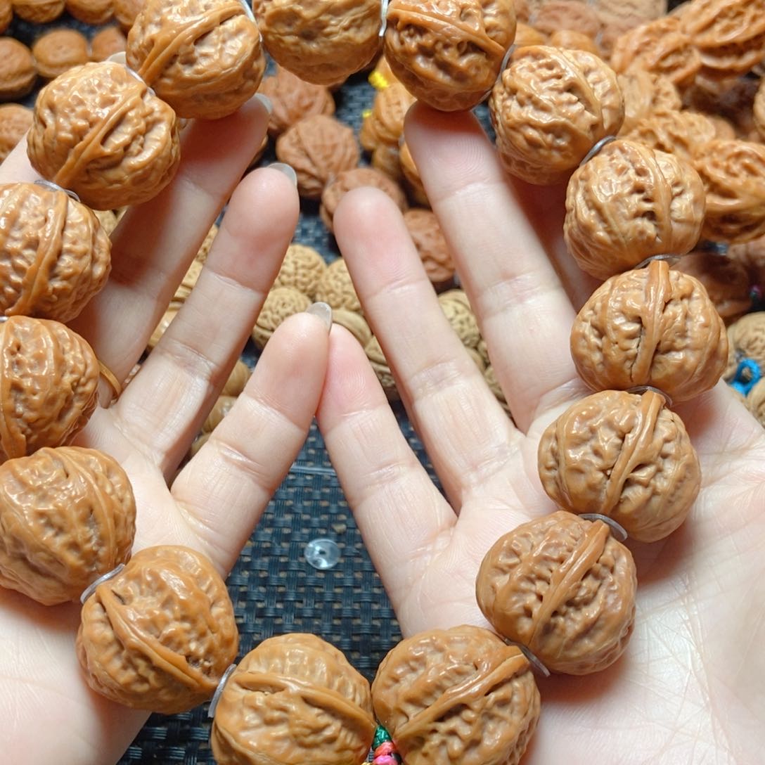 文玩核桃手串未****善金蟾。   微瑕