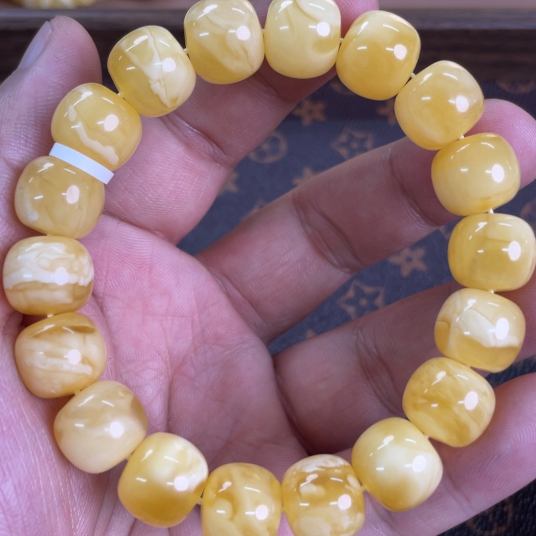 琥珀裸石未镶嵌196000000000