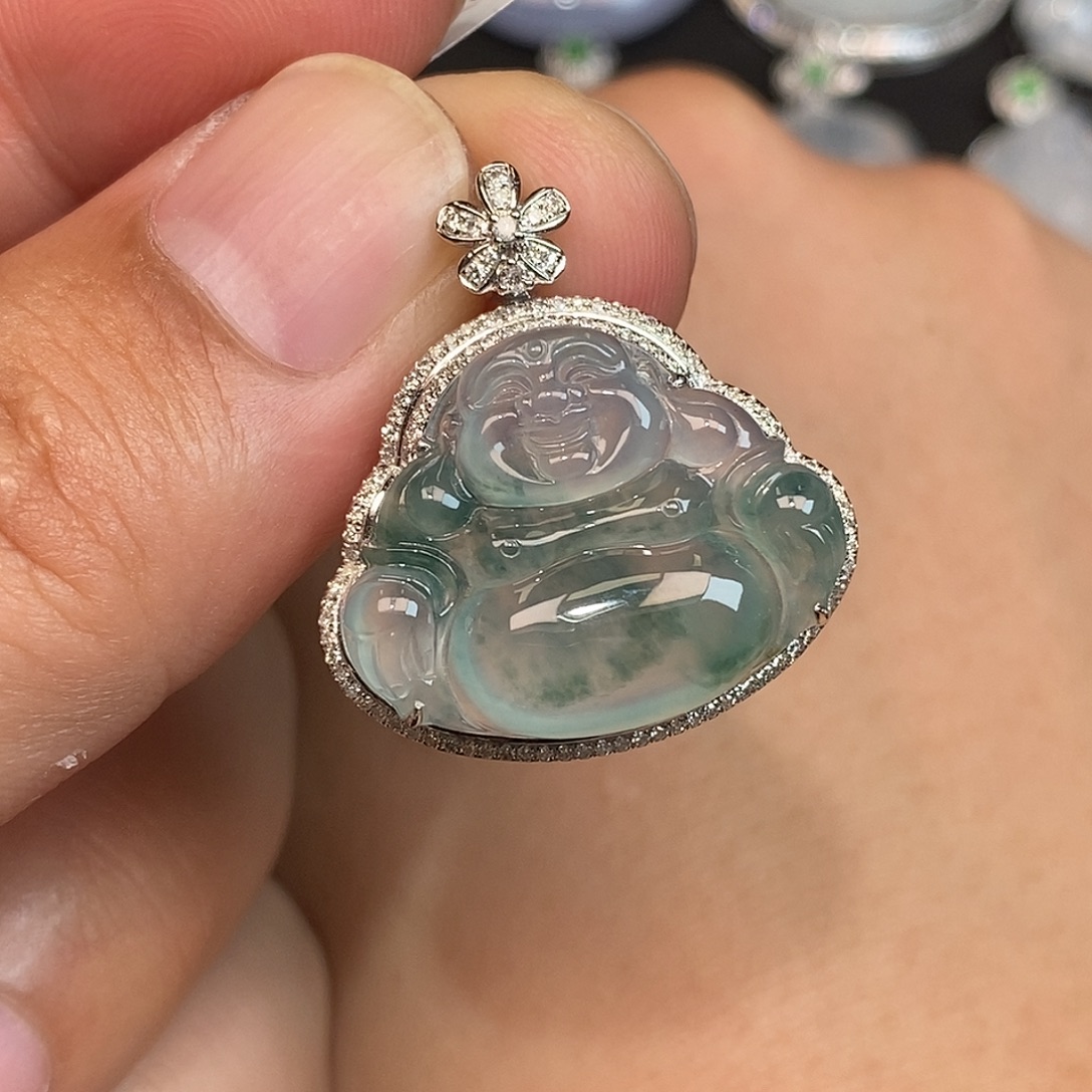 翡翠18K金镶嵌颈饰佛公