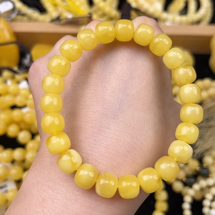 琥珀未镶嵌颈饰琥珀