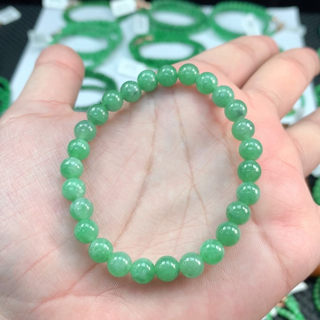 翡翠手链未镶嵌翡翠