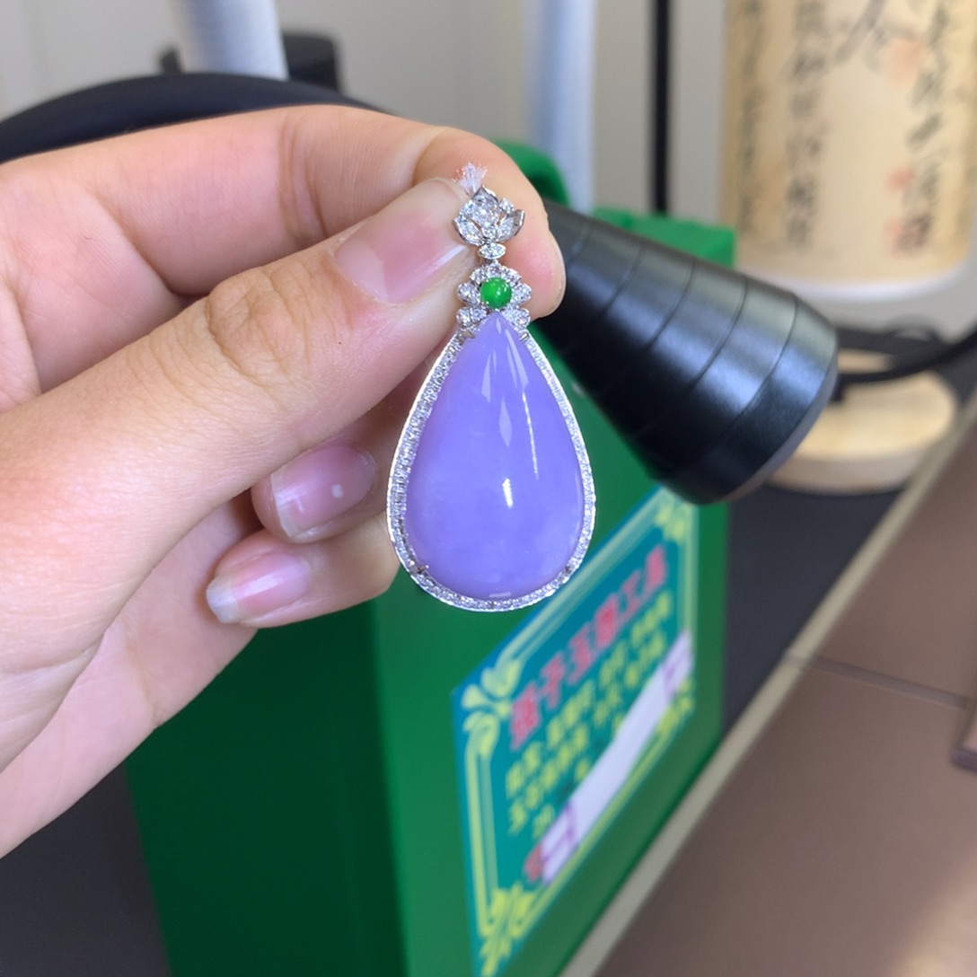 翡翠颈饰18K金镶嵌翡翠