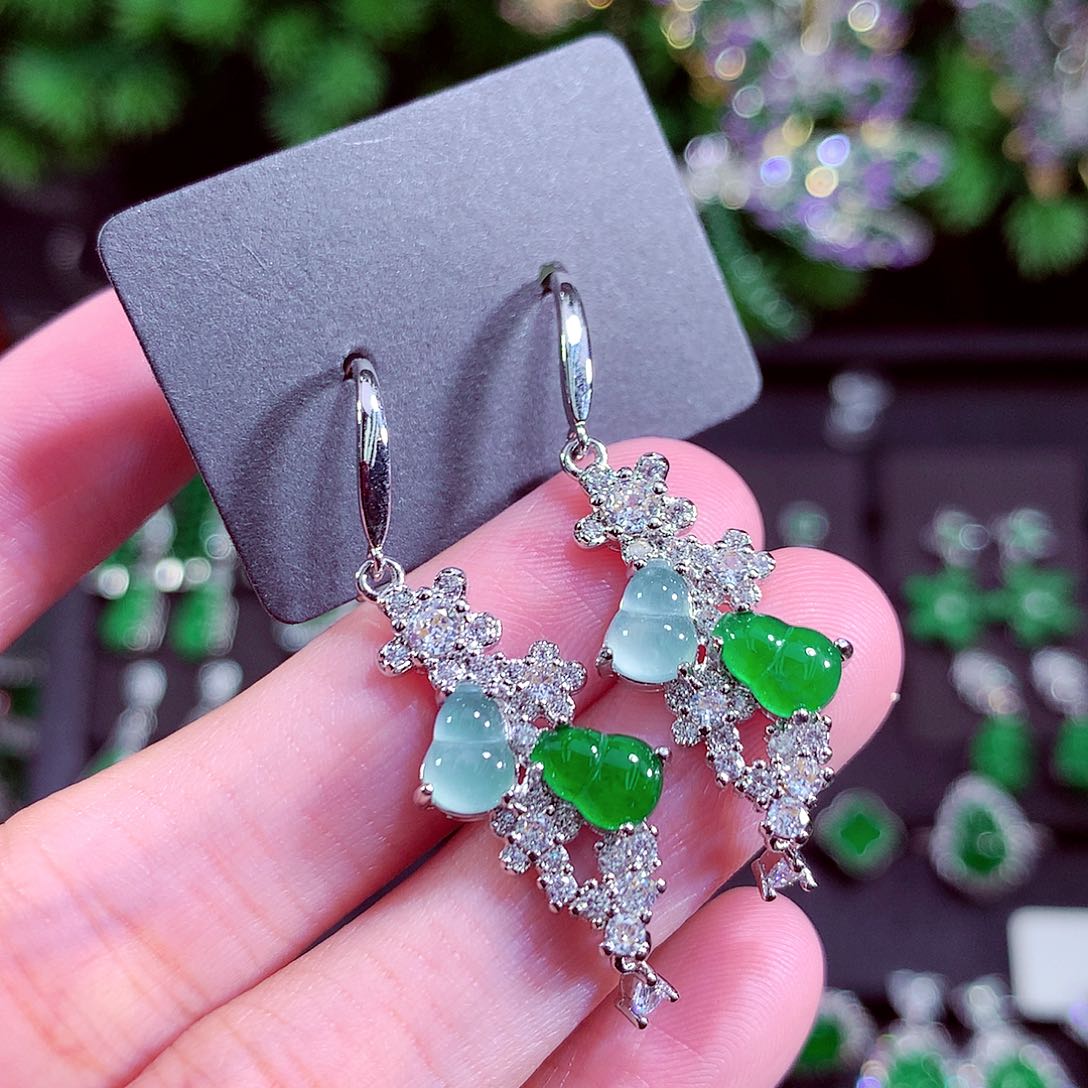 颈饰未镶嵌翡翠天然