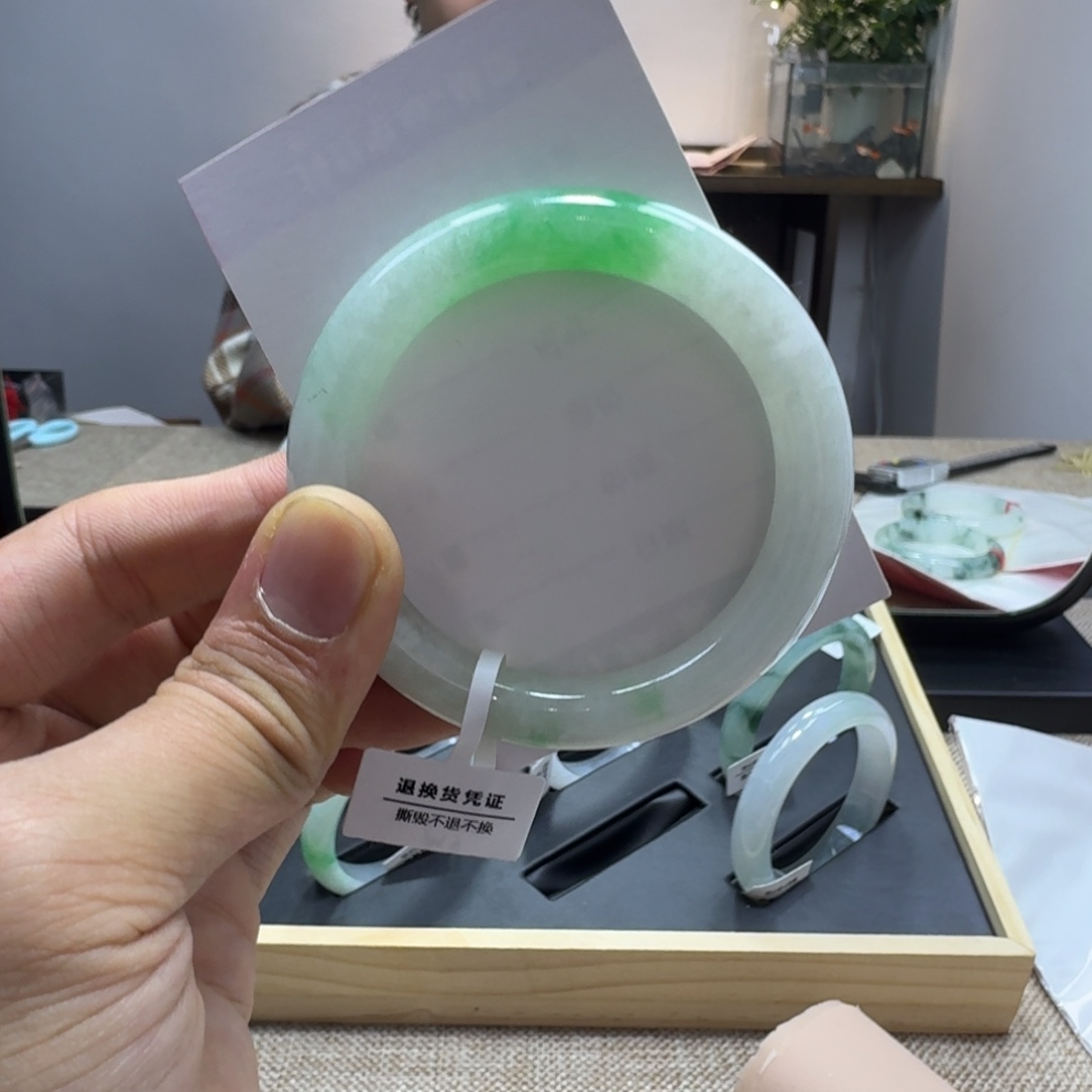 翡翠未镶嵌手镯05