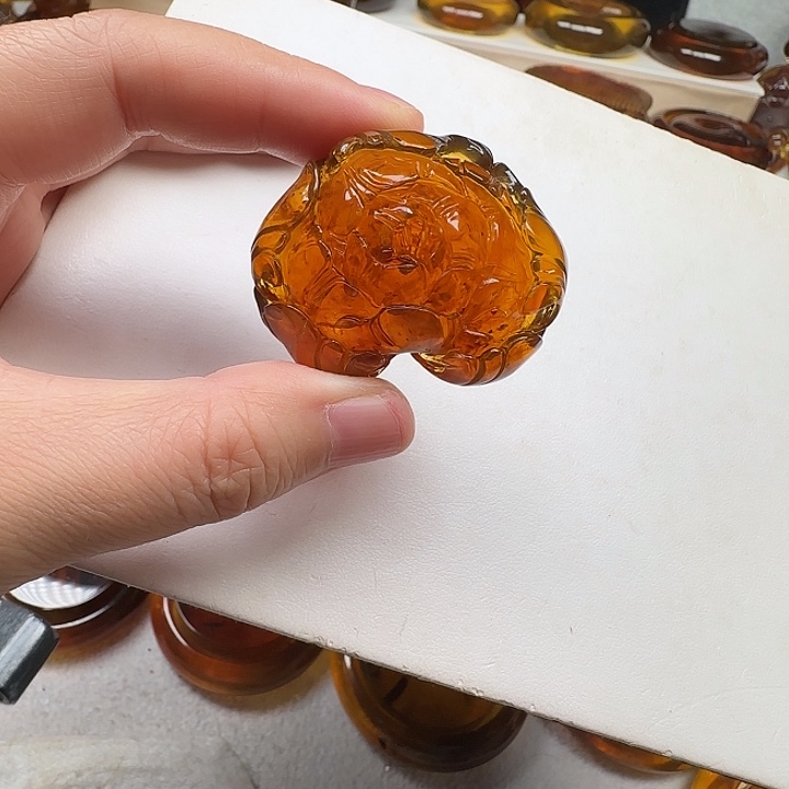 琥珀颈饰未镶嵌天然缅甸琥珀牡丹花吊坠21克