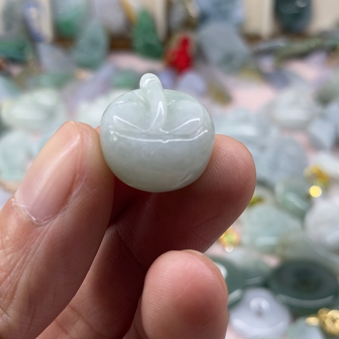 颈饰未镶嵌翡翠天然