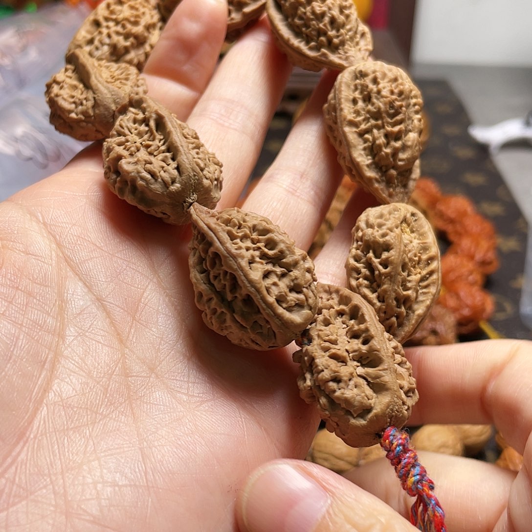 小****核桃绣花鞋白茬手持