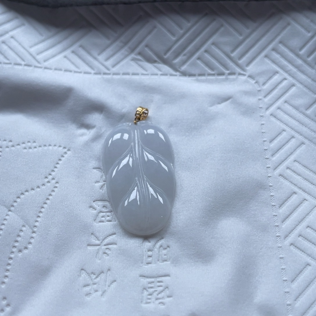 翡翠未镶嵌颈饰挂件