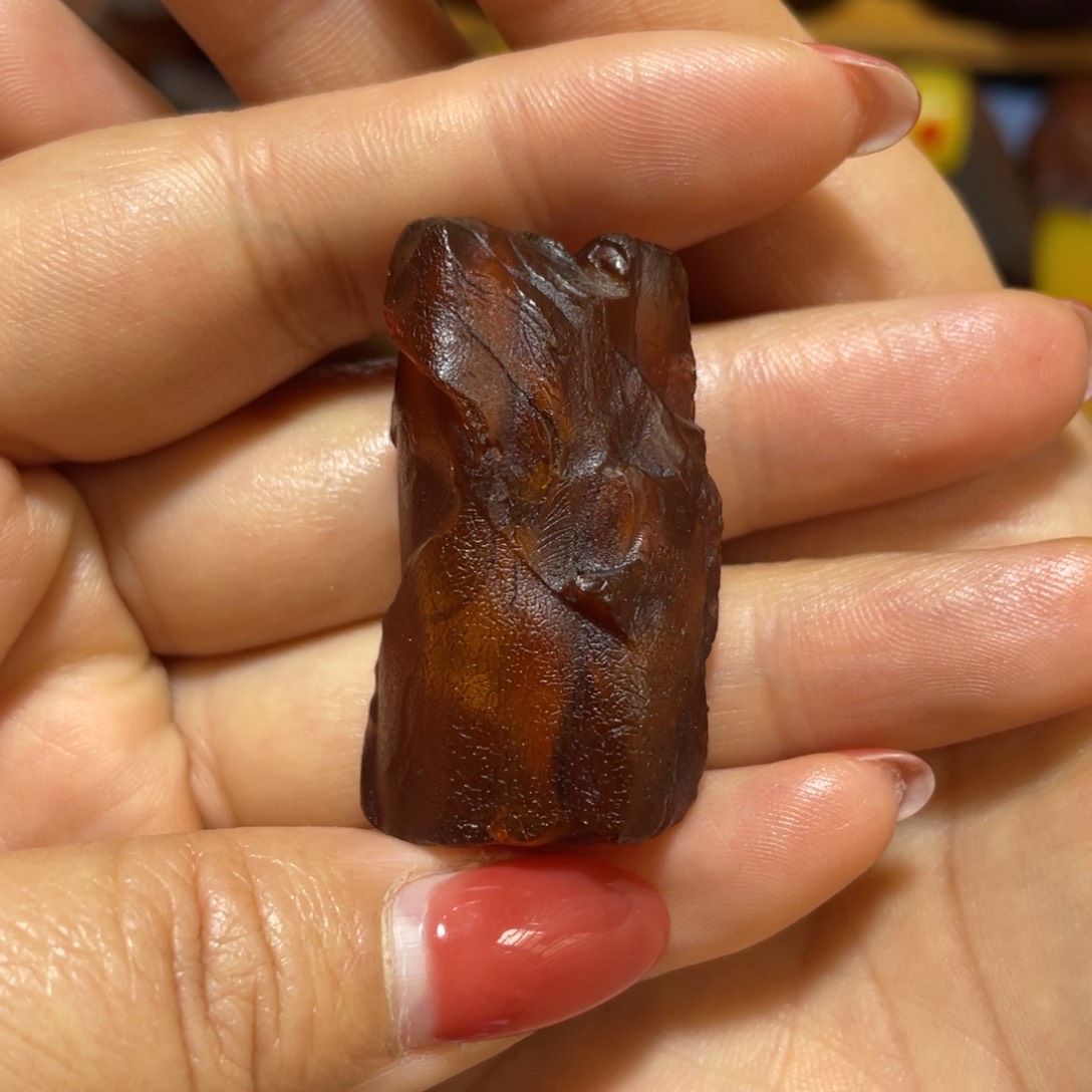 定制琥珀未镶嵌原石