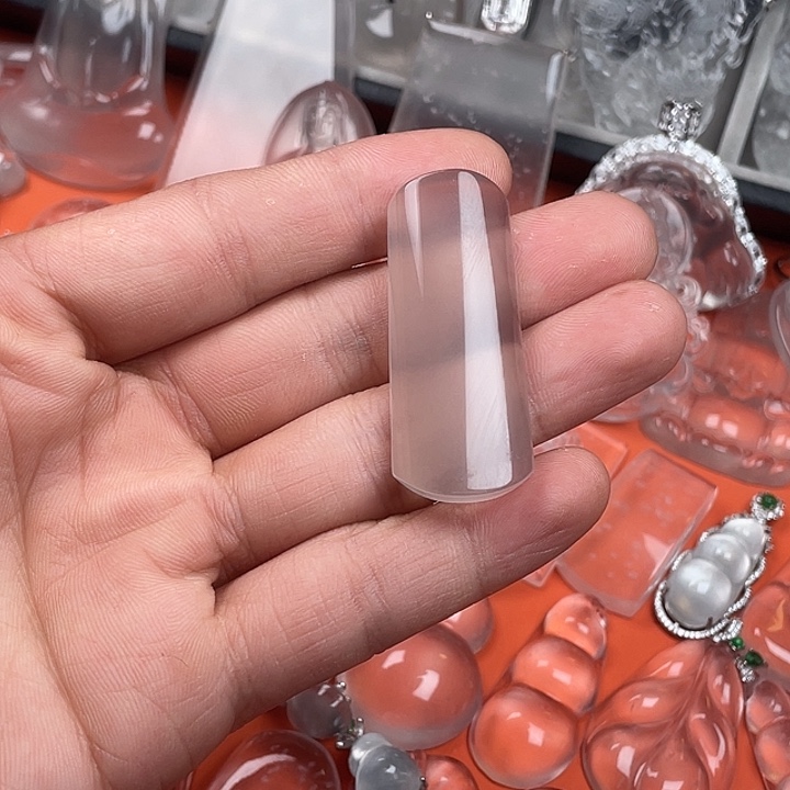 石英质玉未镶嵌颈饰