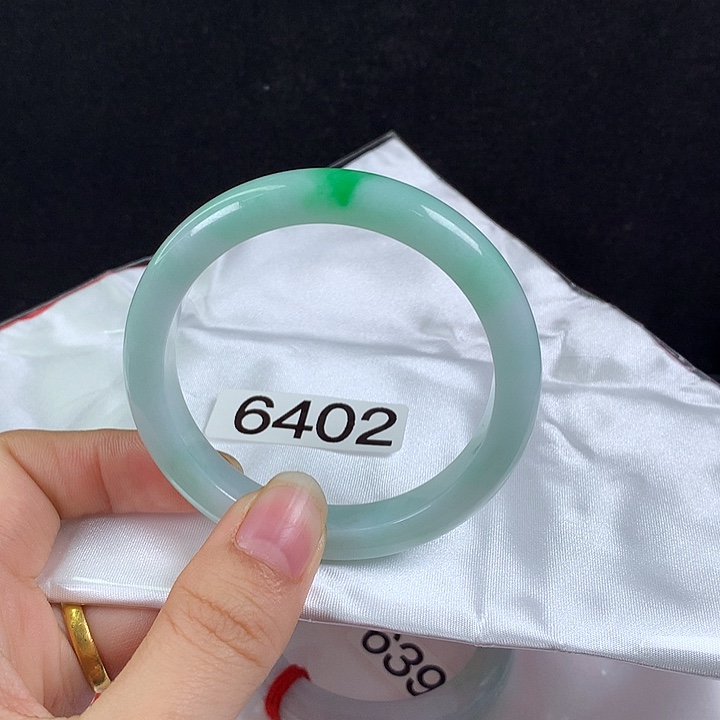 翡翠未镶嵌手镯53圈 晴底阳绿窄款正圈