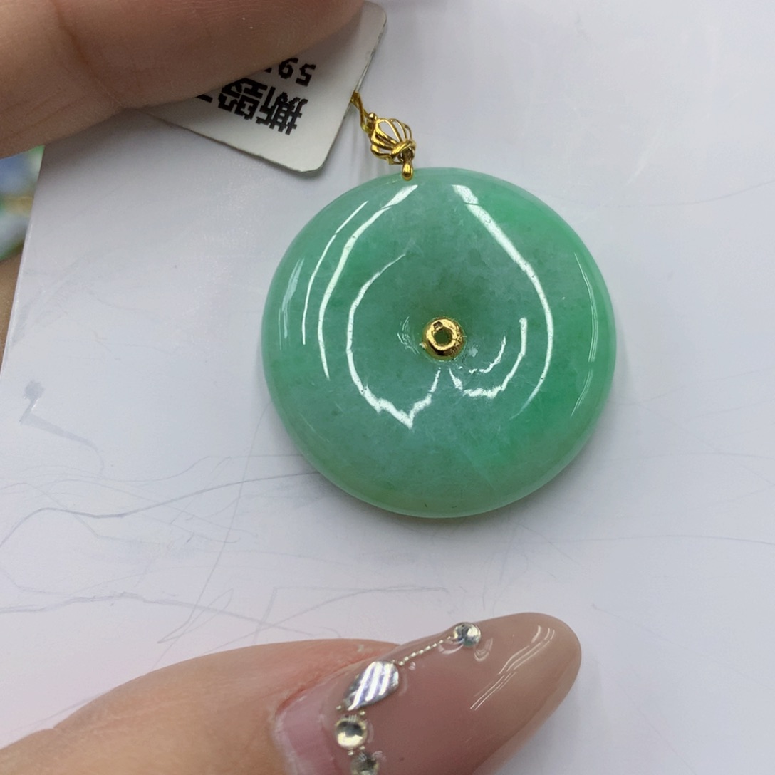 翡翠颈饰18K金镶嵌翡翠