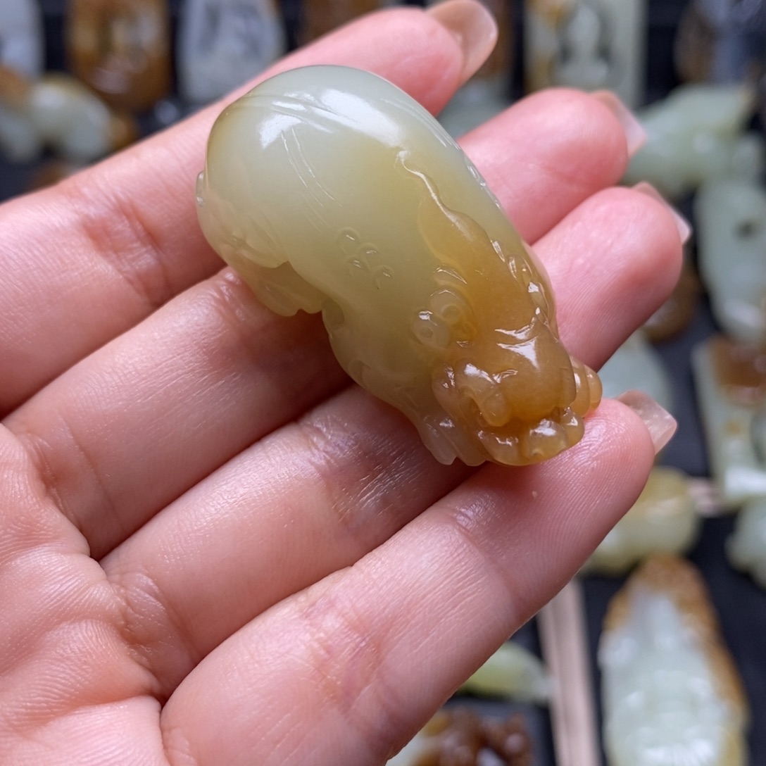 和田玉未镶嵌挂件