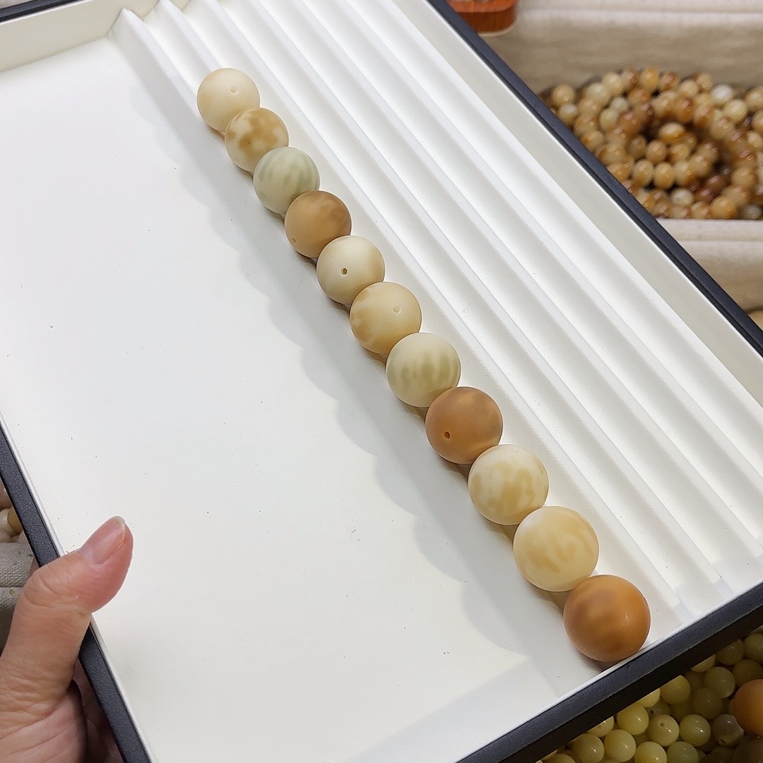 菩提根/象牙果手串E***n卡2411颗默认微瑕