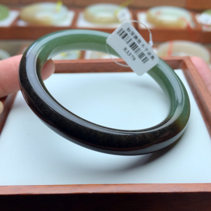 【闪购商品】和田玉手镯未镶嵌57