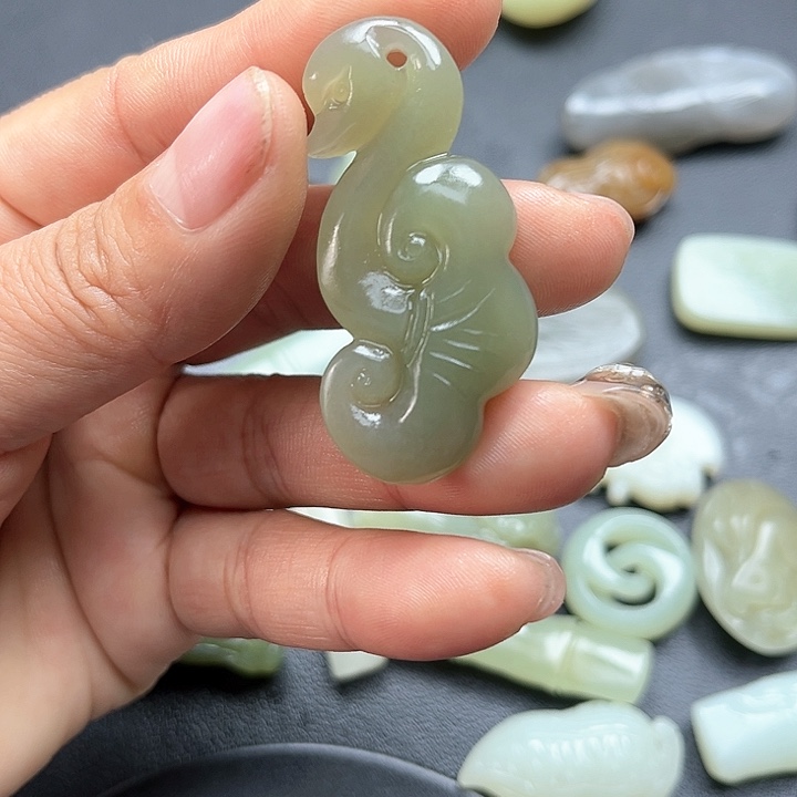 【闪购商品】颈饰未镶嵌和田玉