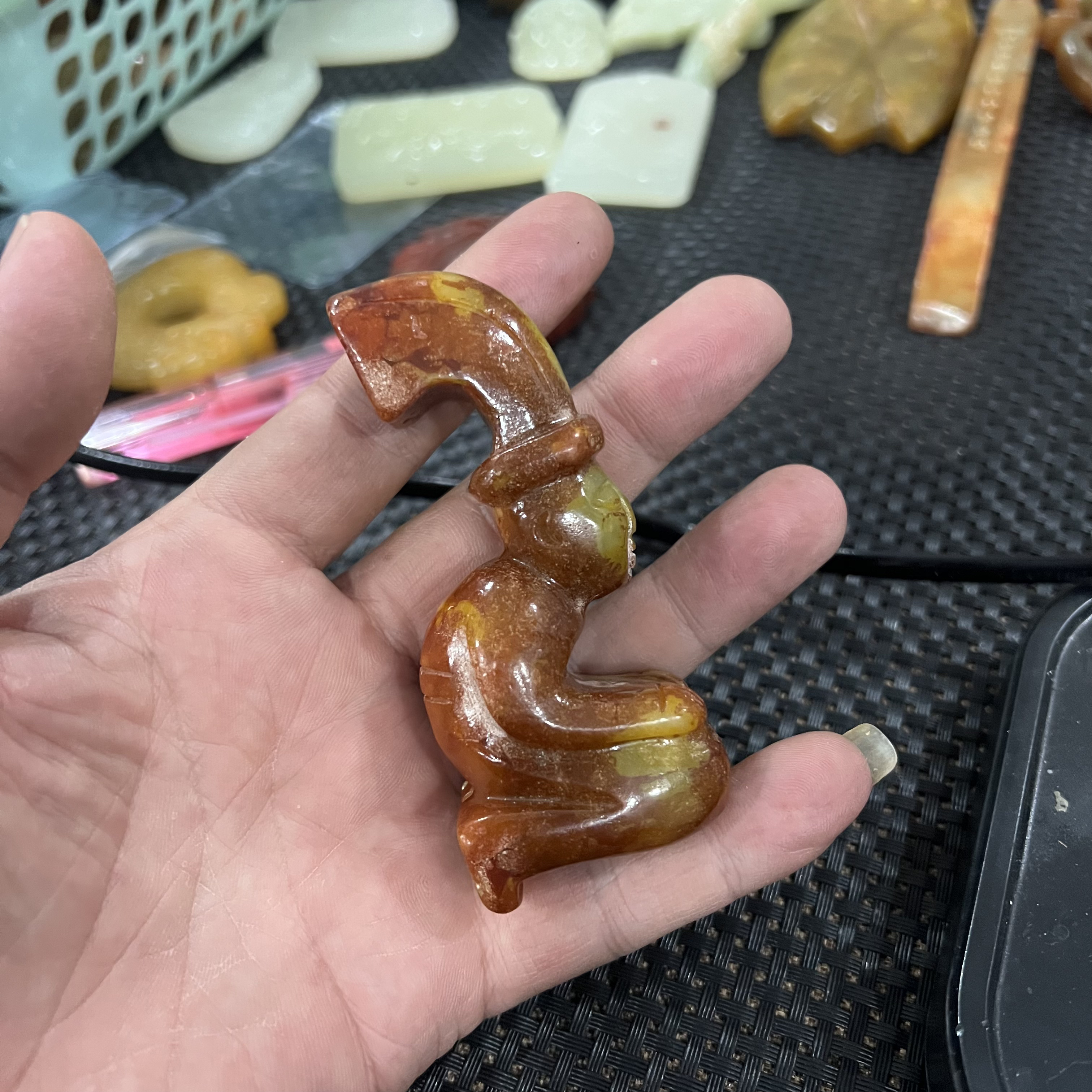 手工雕刻遇见贵人寓意玉雕