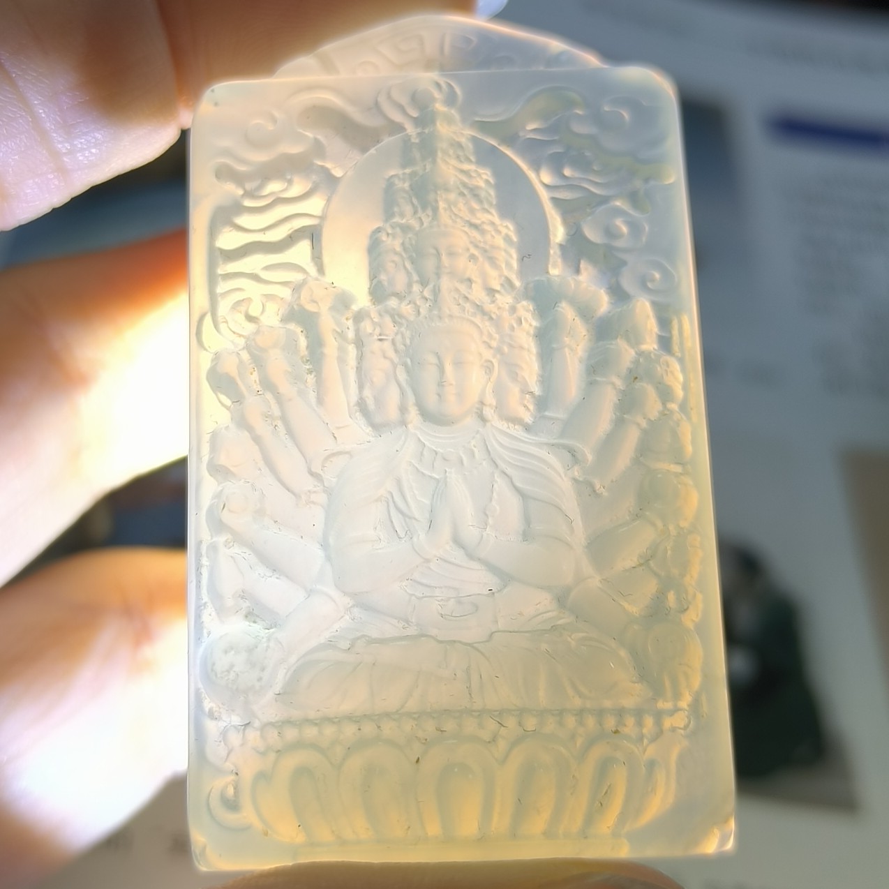 纯天然岫玉高冰千手千面观音菩萨吊坠（鼠生肖）挂件