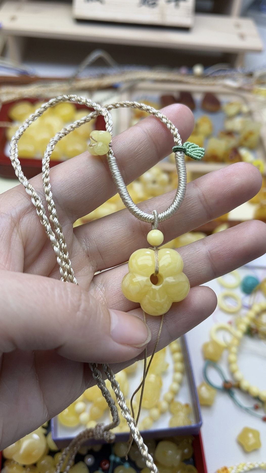 上新天然蜜蜡五瓣花套装