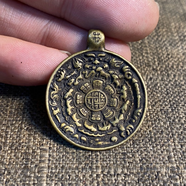 老铜胎藏传黄财神九宫牌挂件挂牌