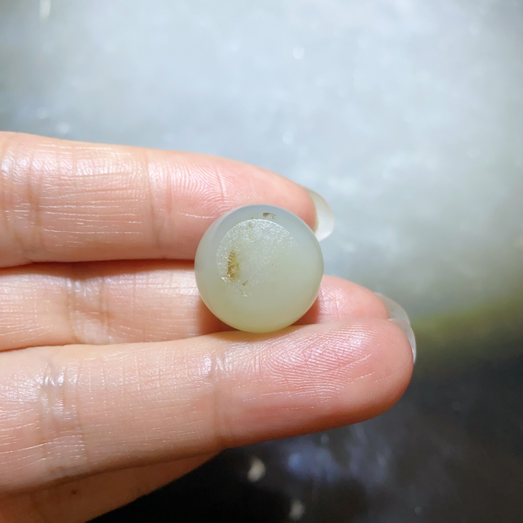 和田玉籽料卡18圆珠～8.3克