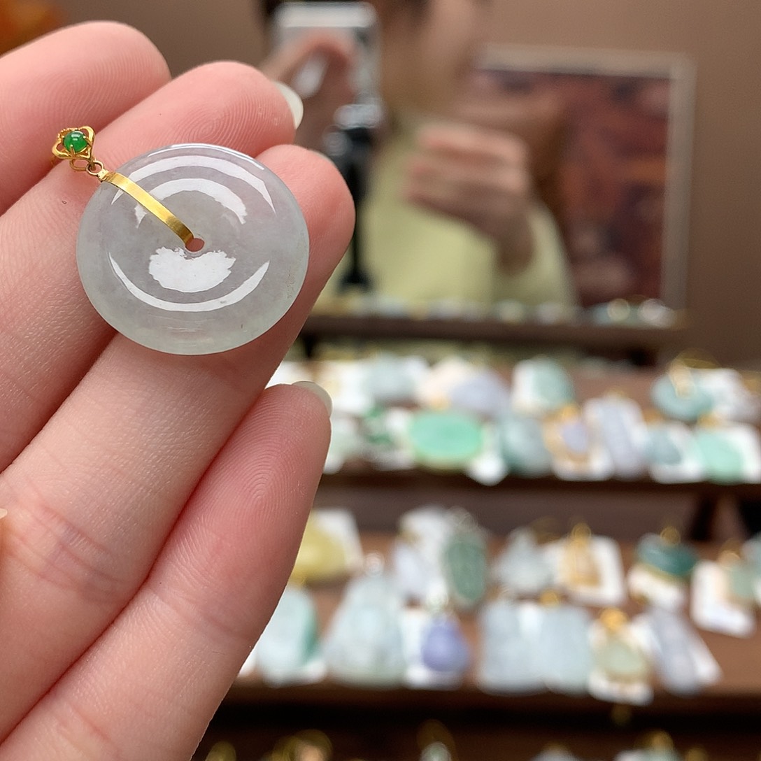 翡翠吊坠(不含链)18K金镶嵌