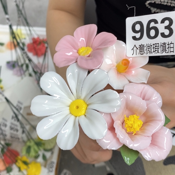 摆件陶瓷材料加工