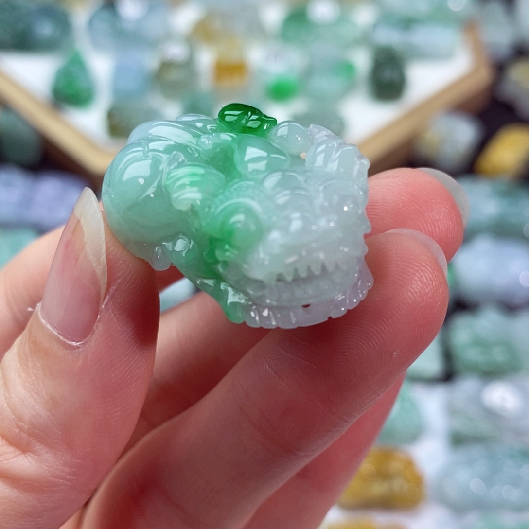 翡翠未镶嵌颈饰天然