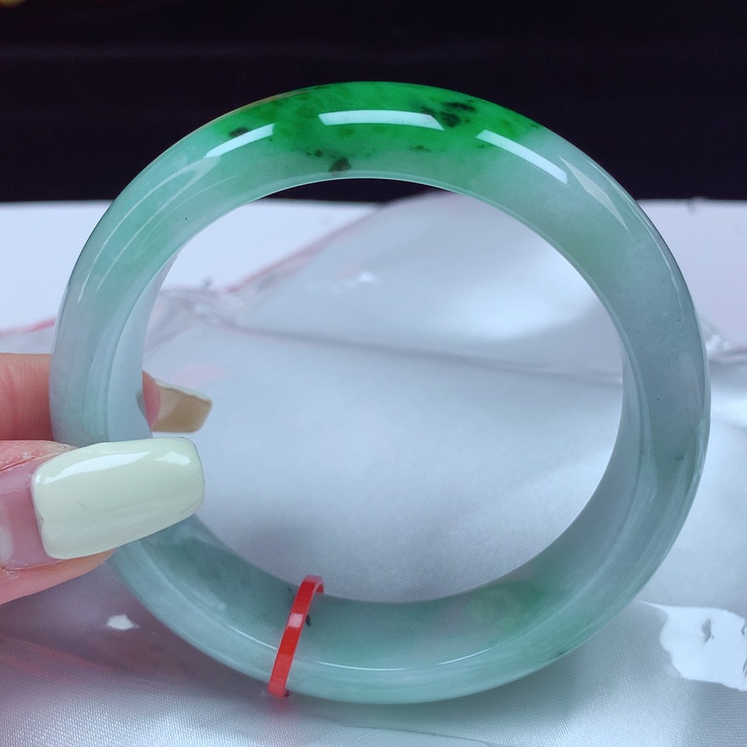 翡翠手镯未镶嵌57圈