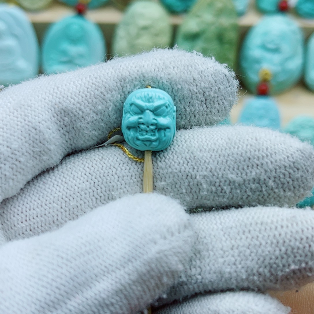 绿松石未镶嵌珠宝奇石