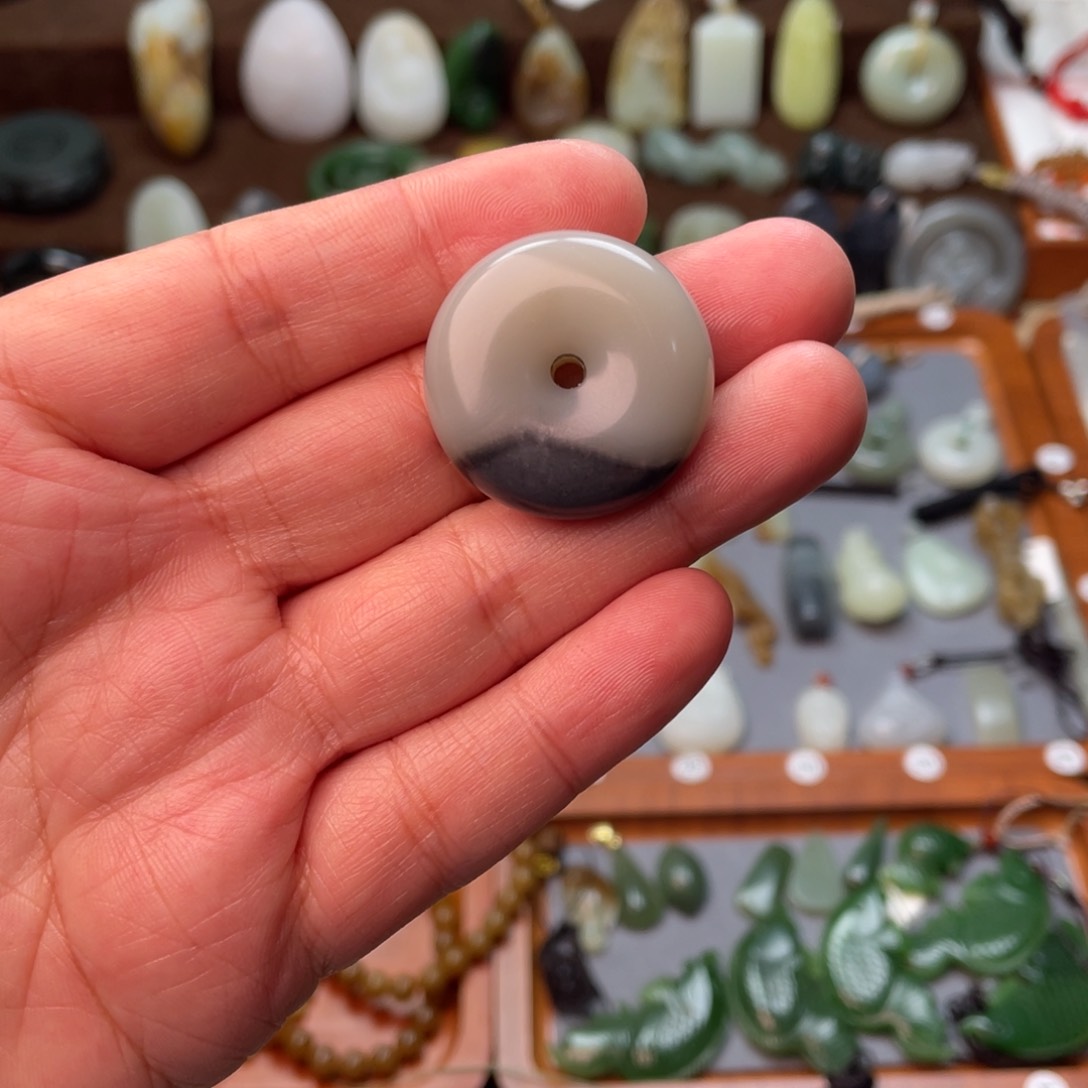 颈饰未镶嵌和田玉满**待