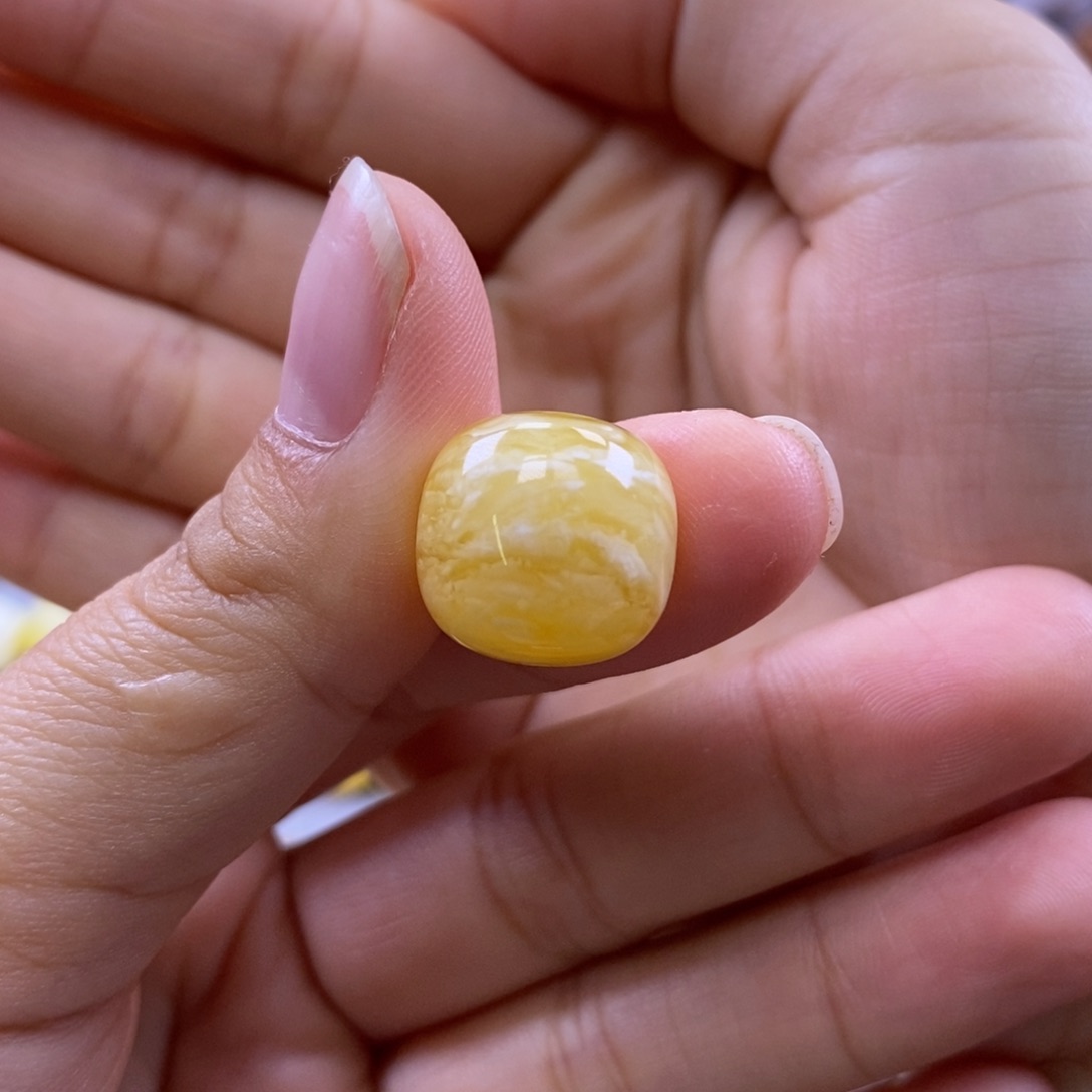 琥珀未镶嵌珠宝奇石15.0