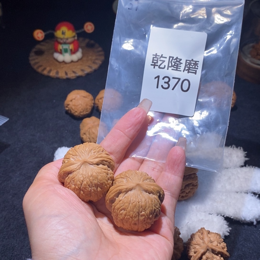 文玩核桃吊坠神****此乾隆磨