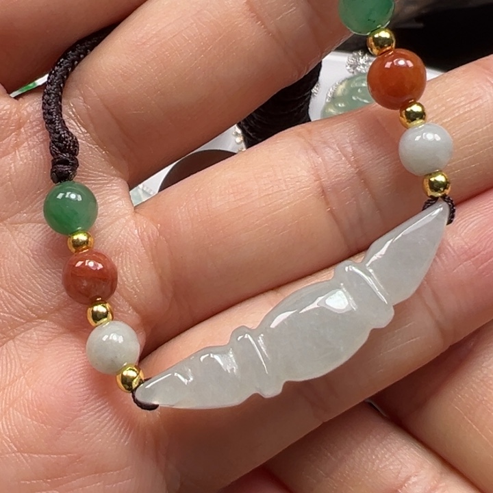 翡翠未镶嵌颈饰吊坠