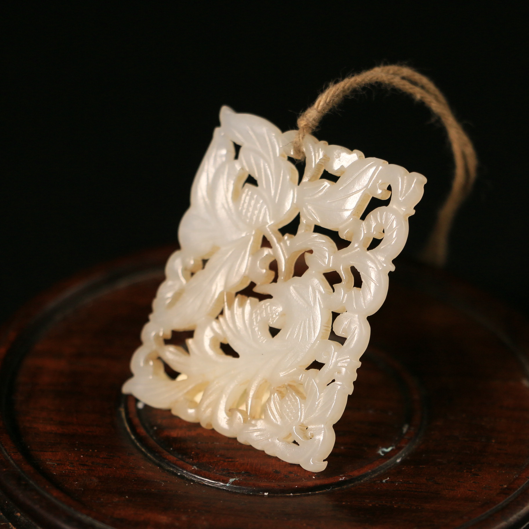 16F205清 白玉凤穿花镂空佩 