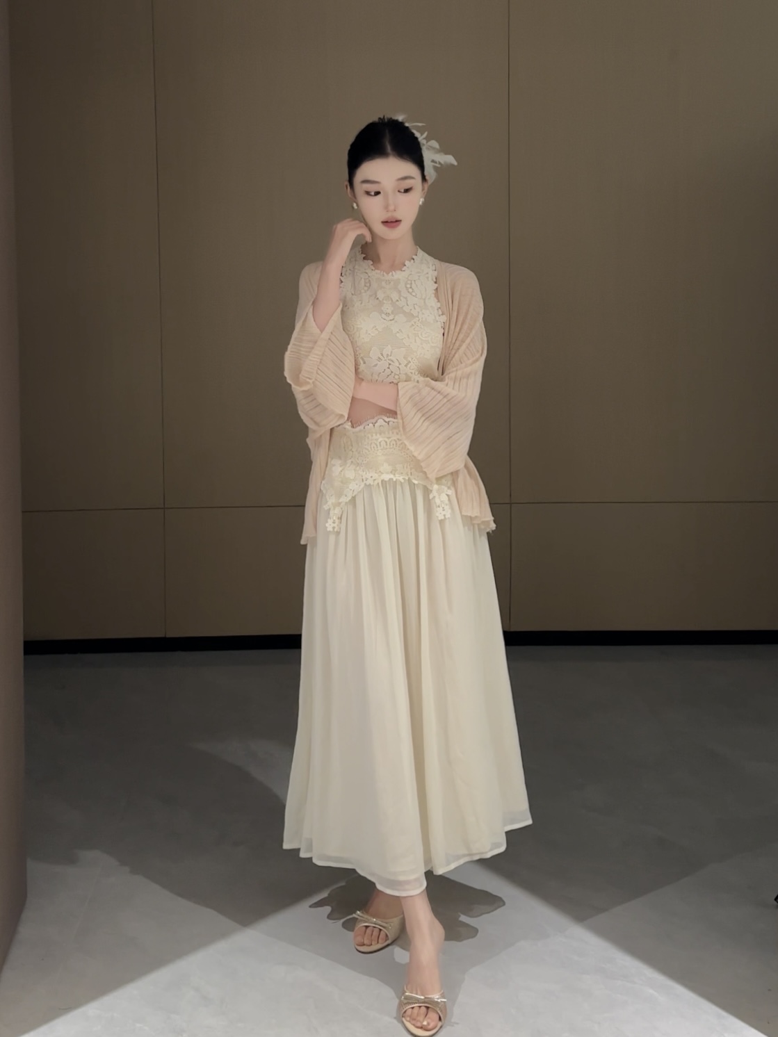 春日部【楚楚动人】优雅睫毛蕾丝上衣半身裙两件套0949